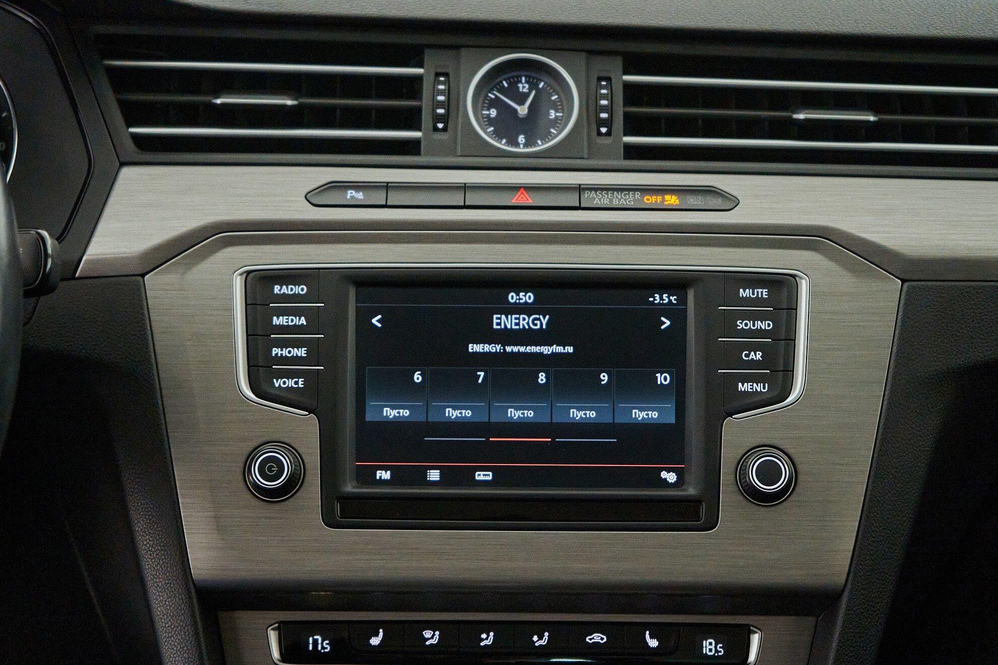 Volkswagen Passat 2019, черный