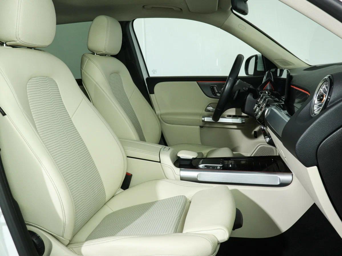 Mercedes-Benz GLB 2021, белый