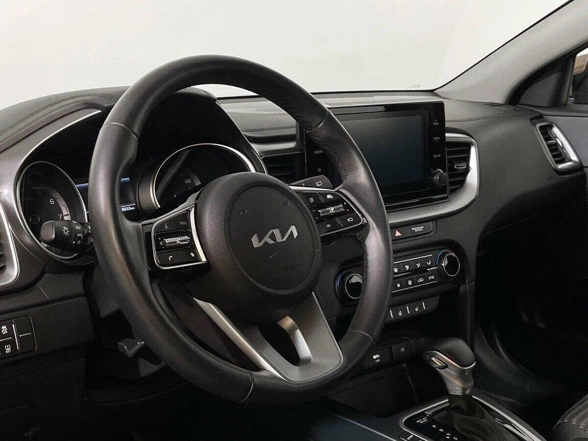 Kia Ceed 2021, коричневый