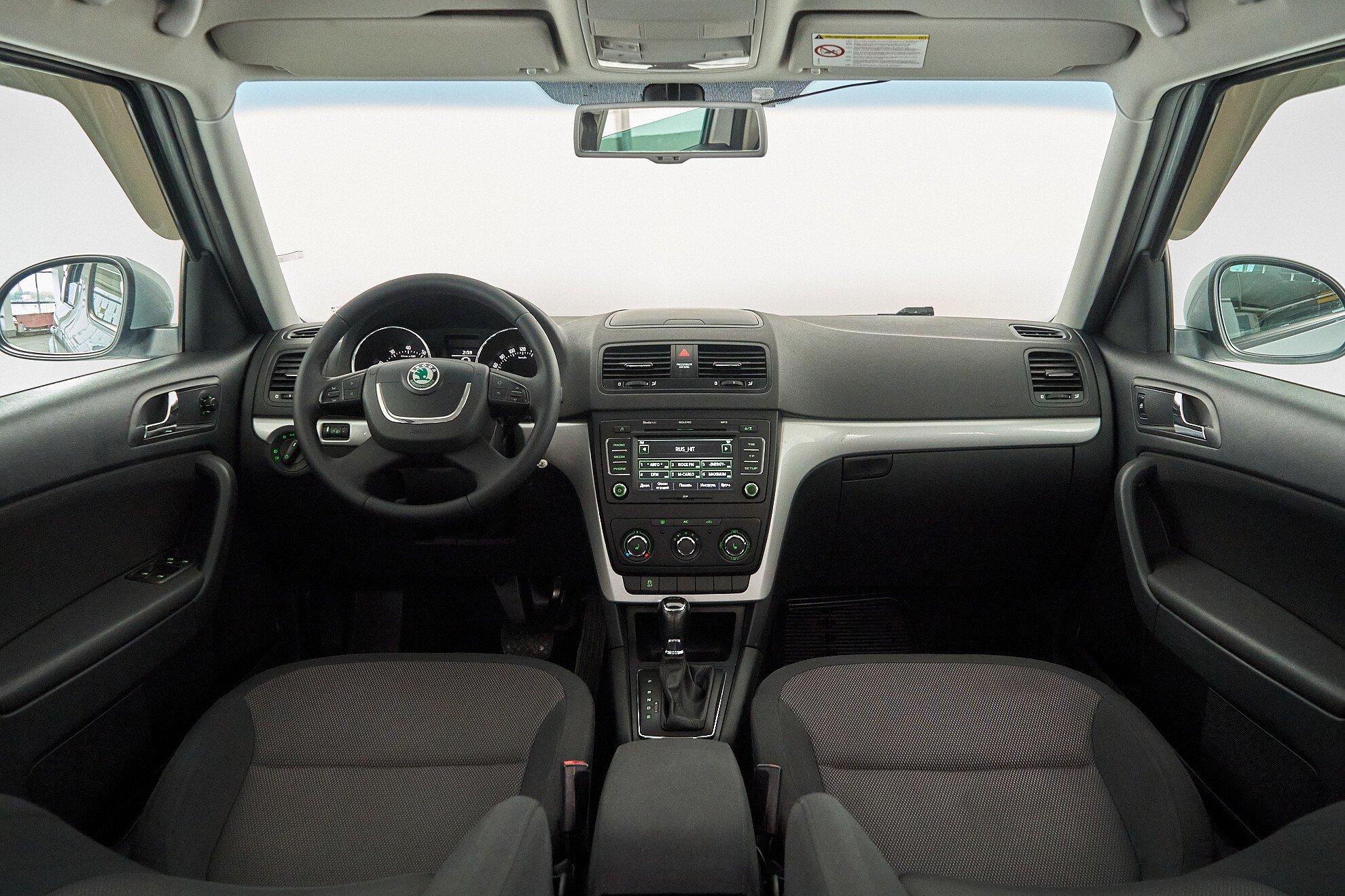 Skoda Yeti 2013, серебряный