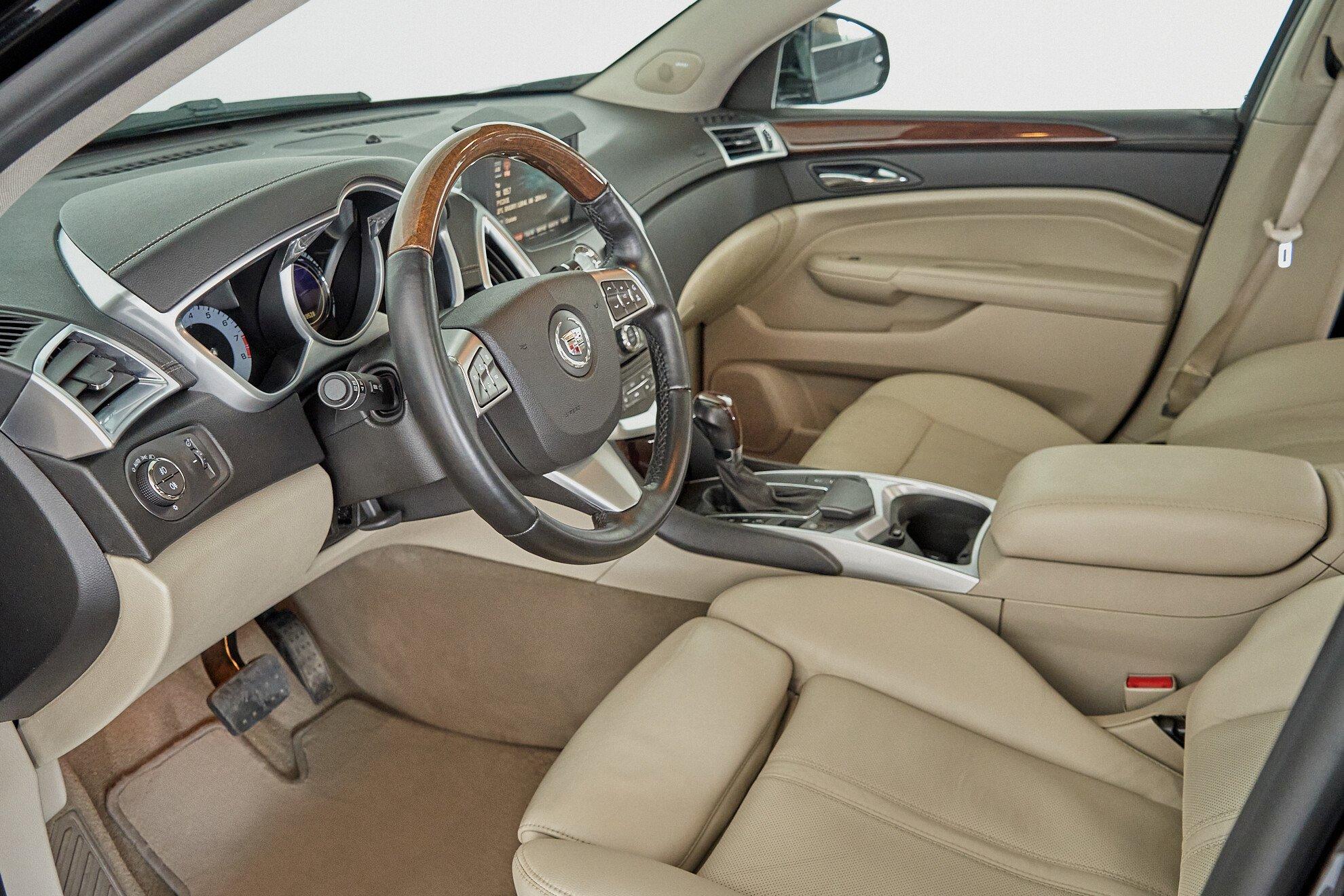 Cadillac SRX 2010, черный