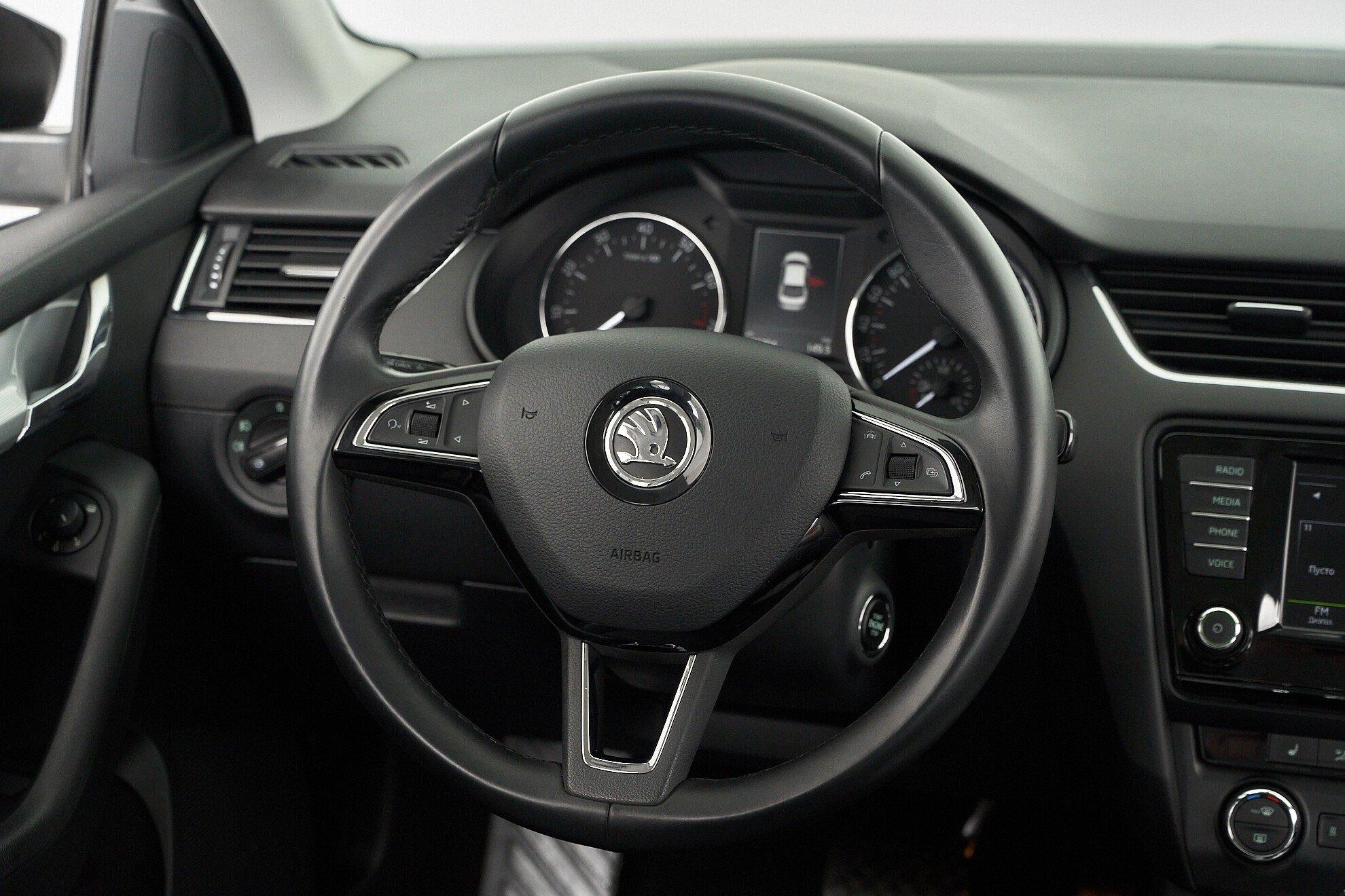 Skoda Octavia 2015, черный