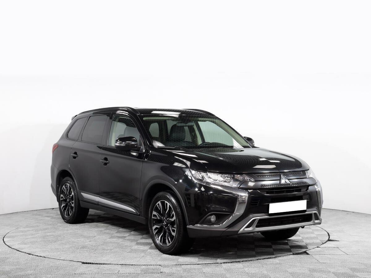 Mitsubishi Outlander 2021, черный