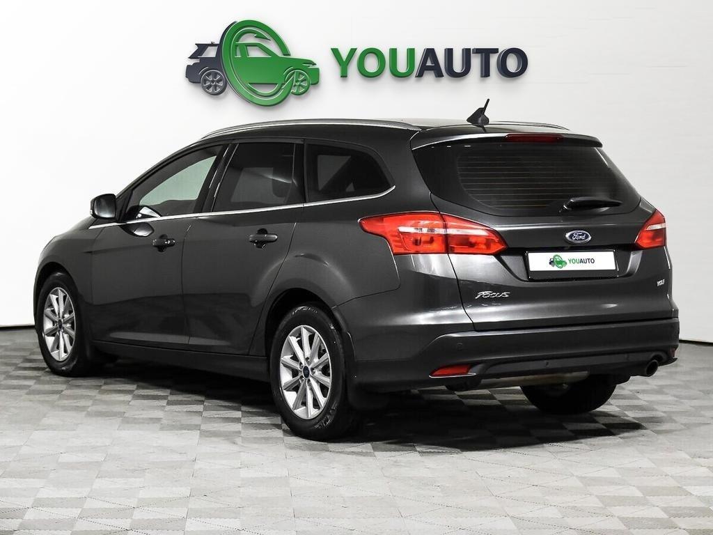 Ford Focus 2018, серый
