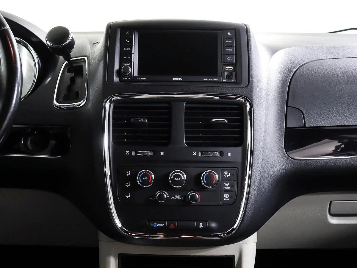 Dodge Caravan 2015, белый