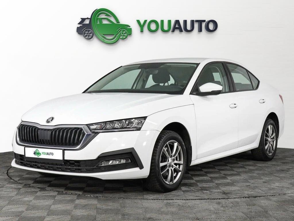 Skoda Octavia 2021, белый