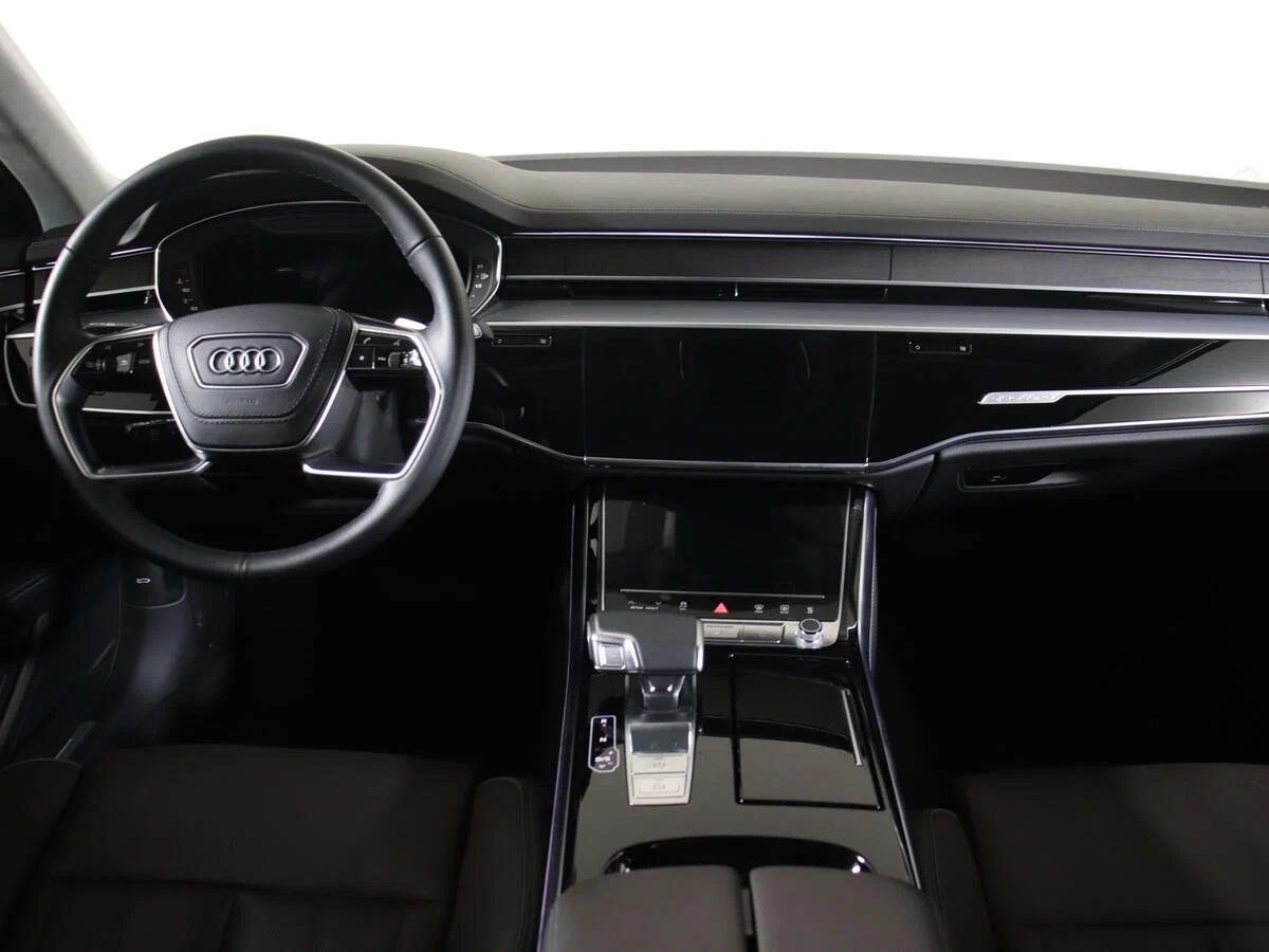 Audi A8 2021, черный