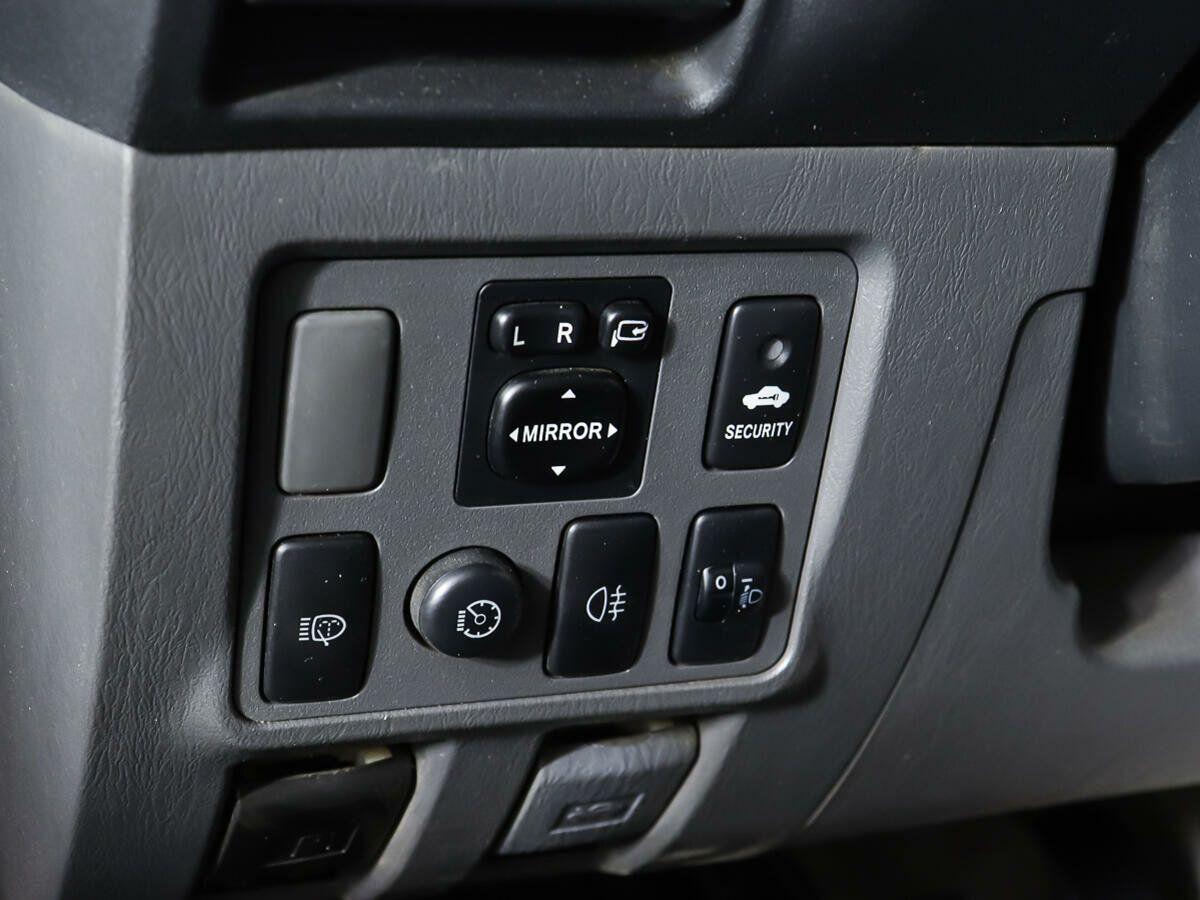 Toyota Hilux 2013, синий