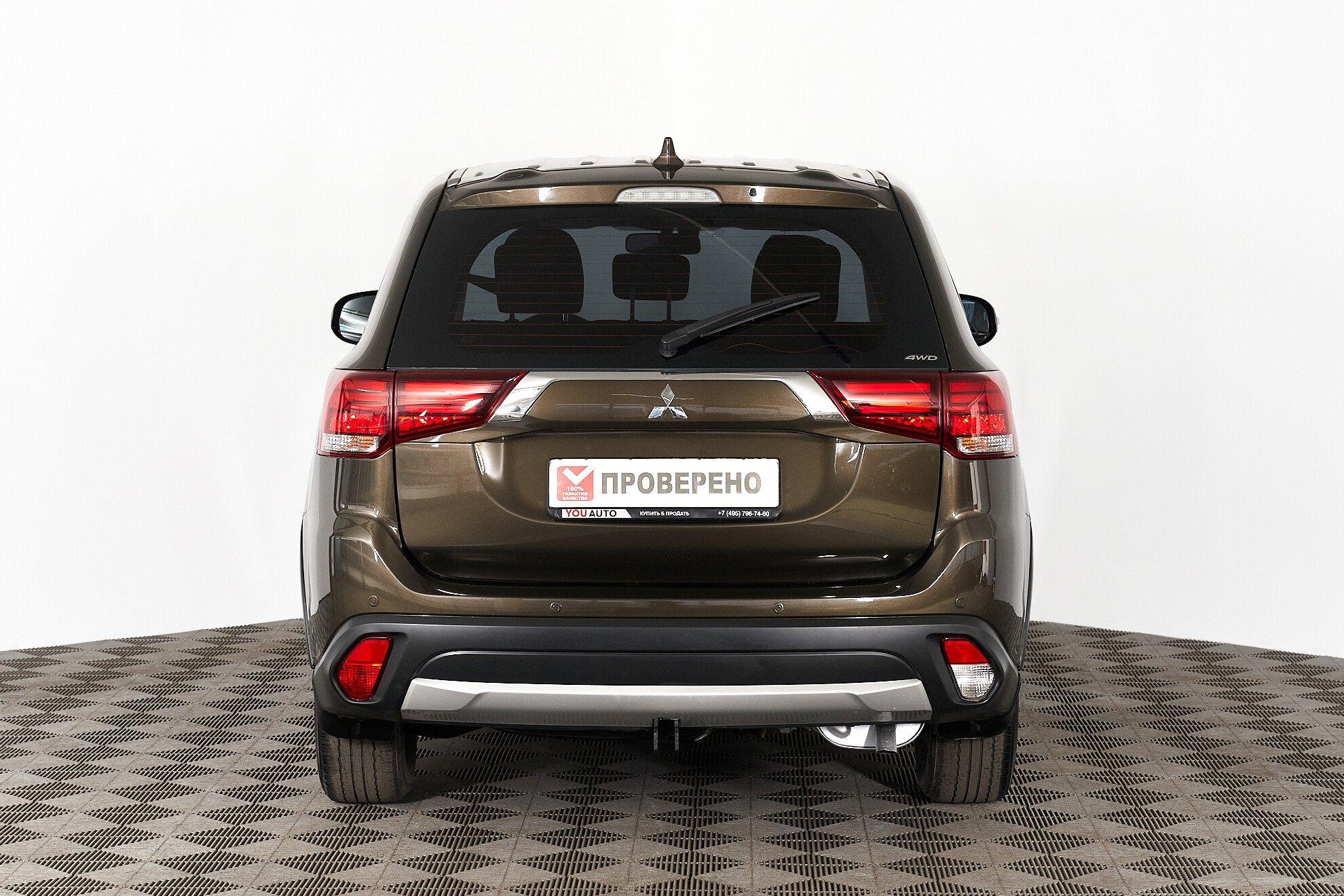 Mitsubishi Outlander 2018, коричневый