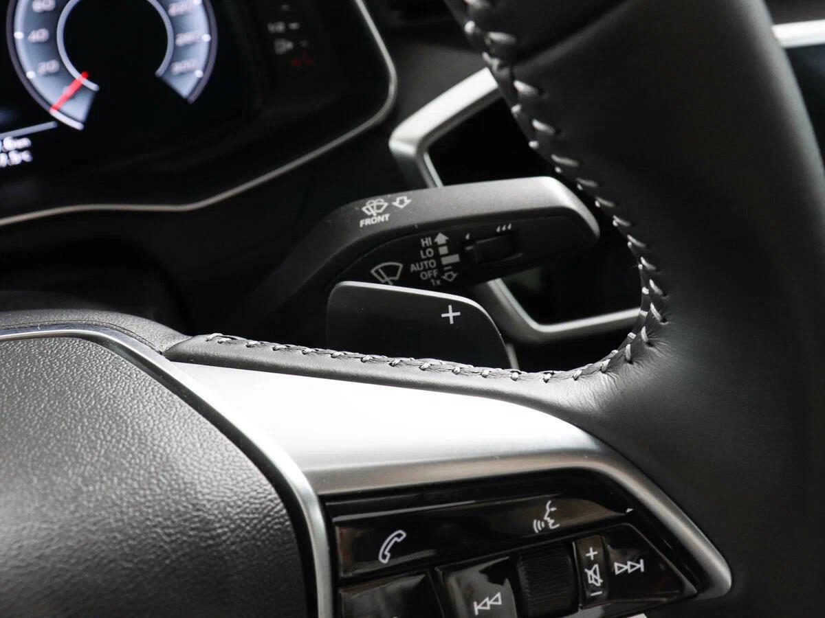Audi A7 2021, серый