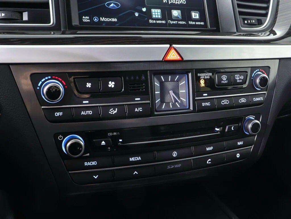 Hyundai Genesis 2015, белый