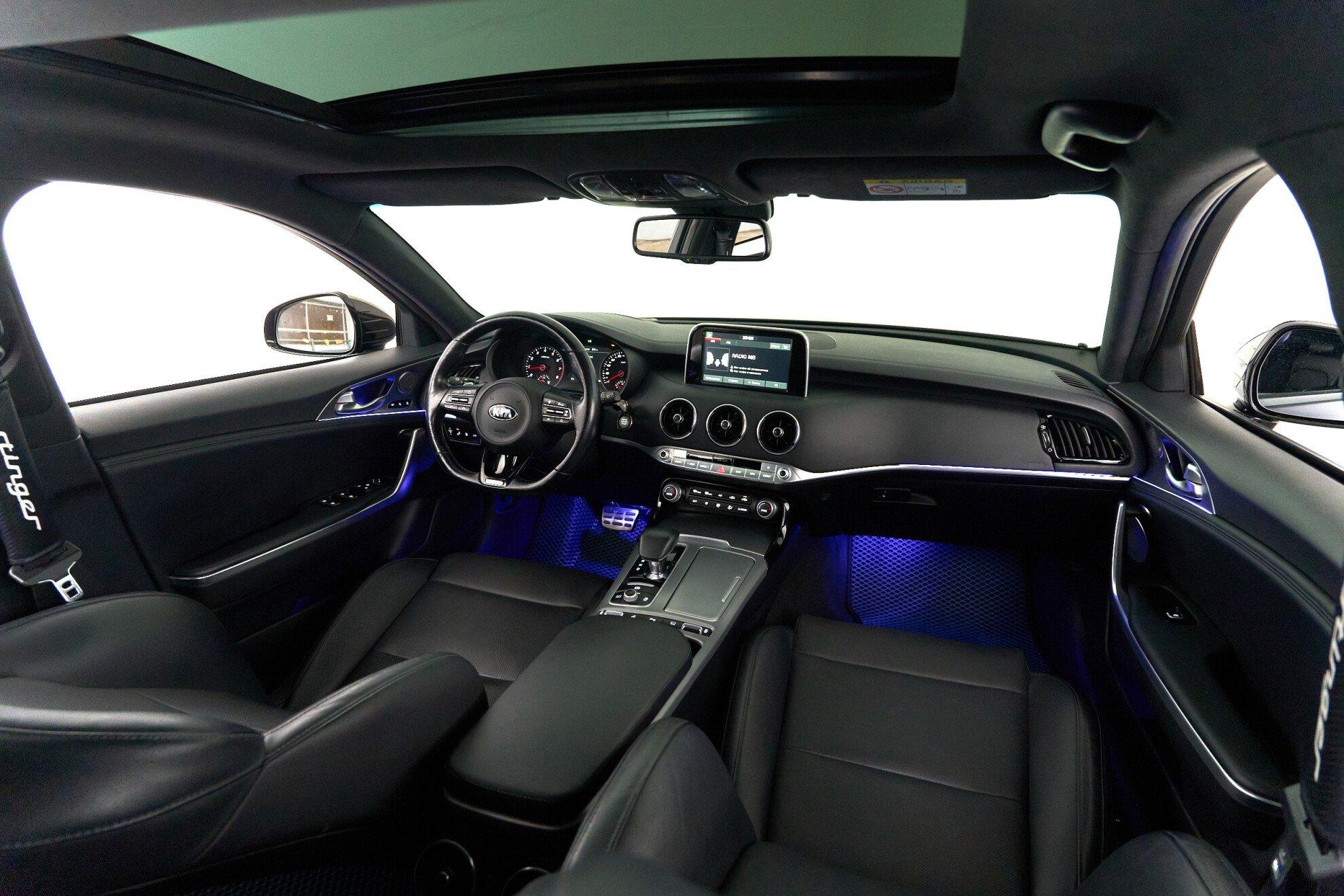 Kia Stinger 2019, синий