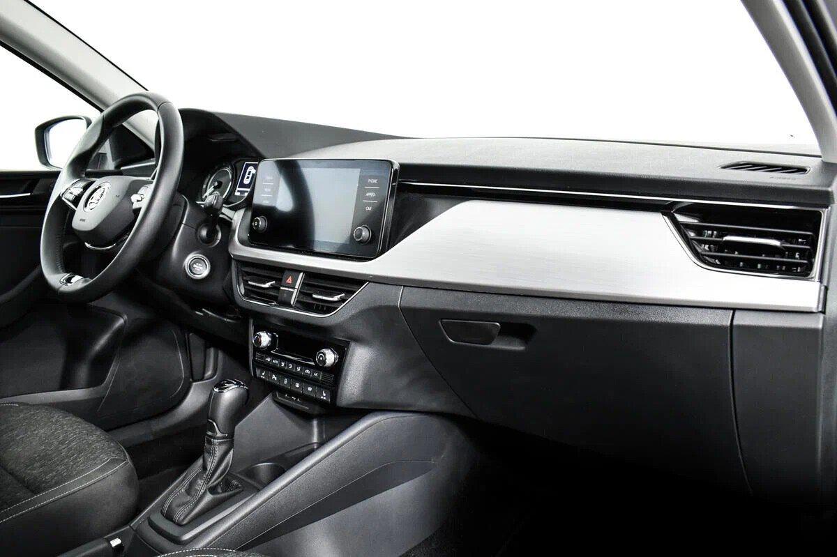 Skoda Rapid 2021, серебряный