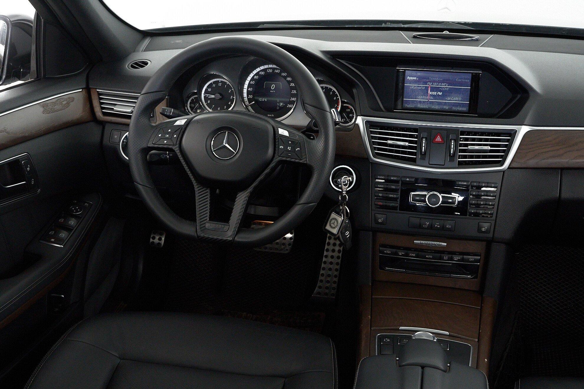 Mercedes-Benz E-Класс 2012, черный