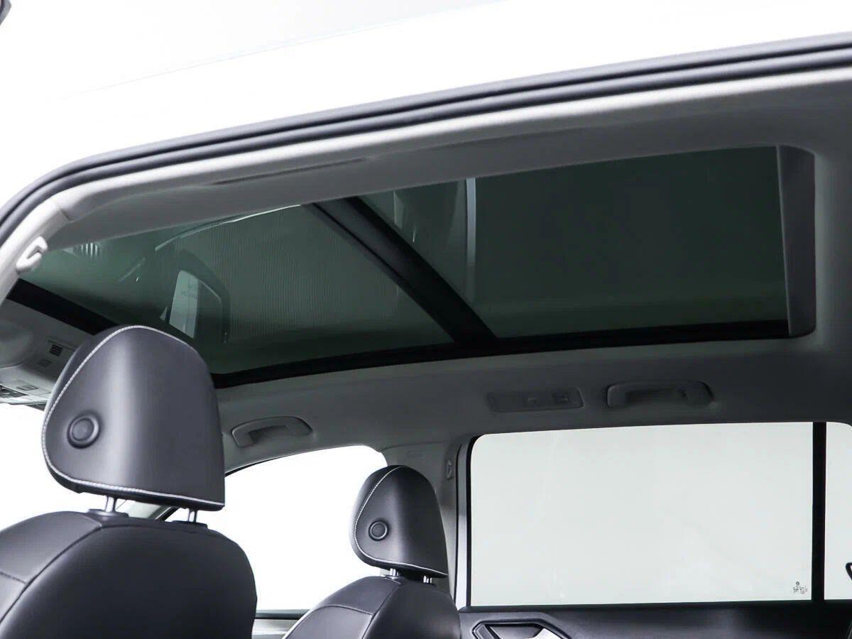 Volkswagen Tiguan 2023, белый