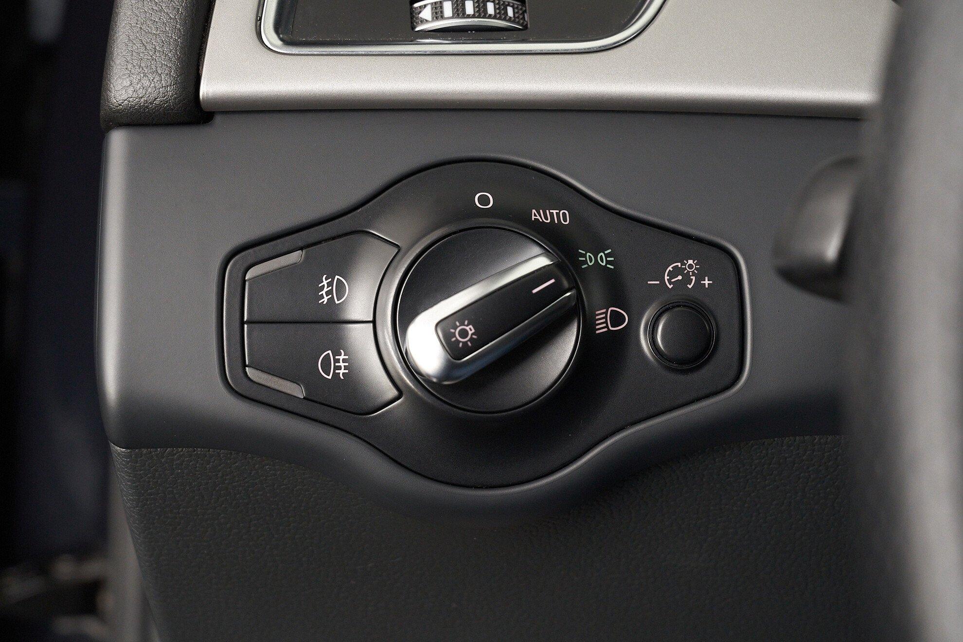 Audi A4 2013, черный