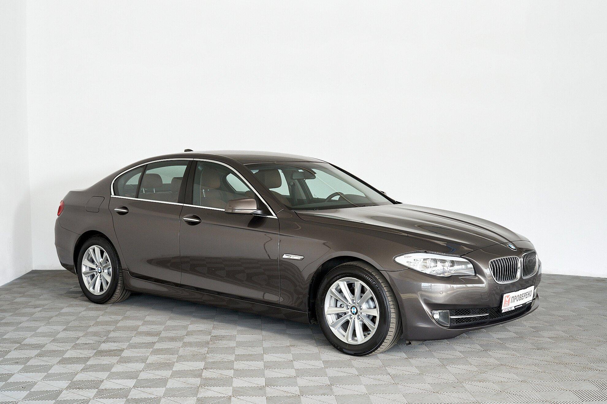 BMW 5 серии 2012, бежевый
