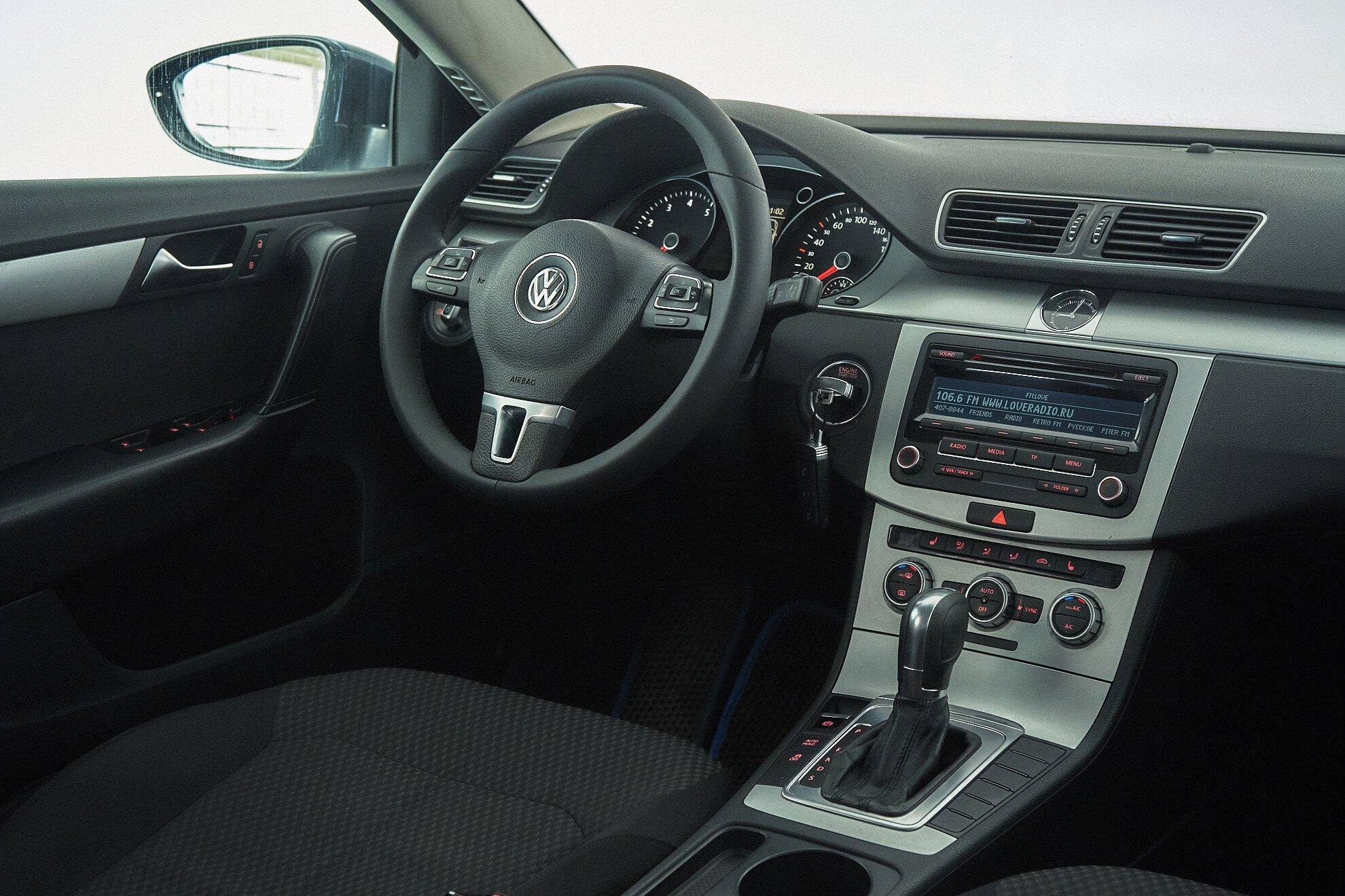 Volkswagen Passat 2012, синий