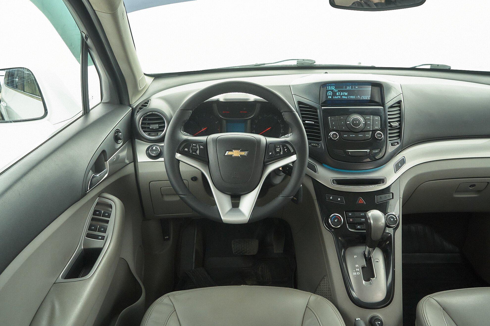 Chevrolet Orlando 2014, белый