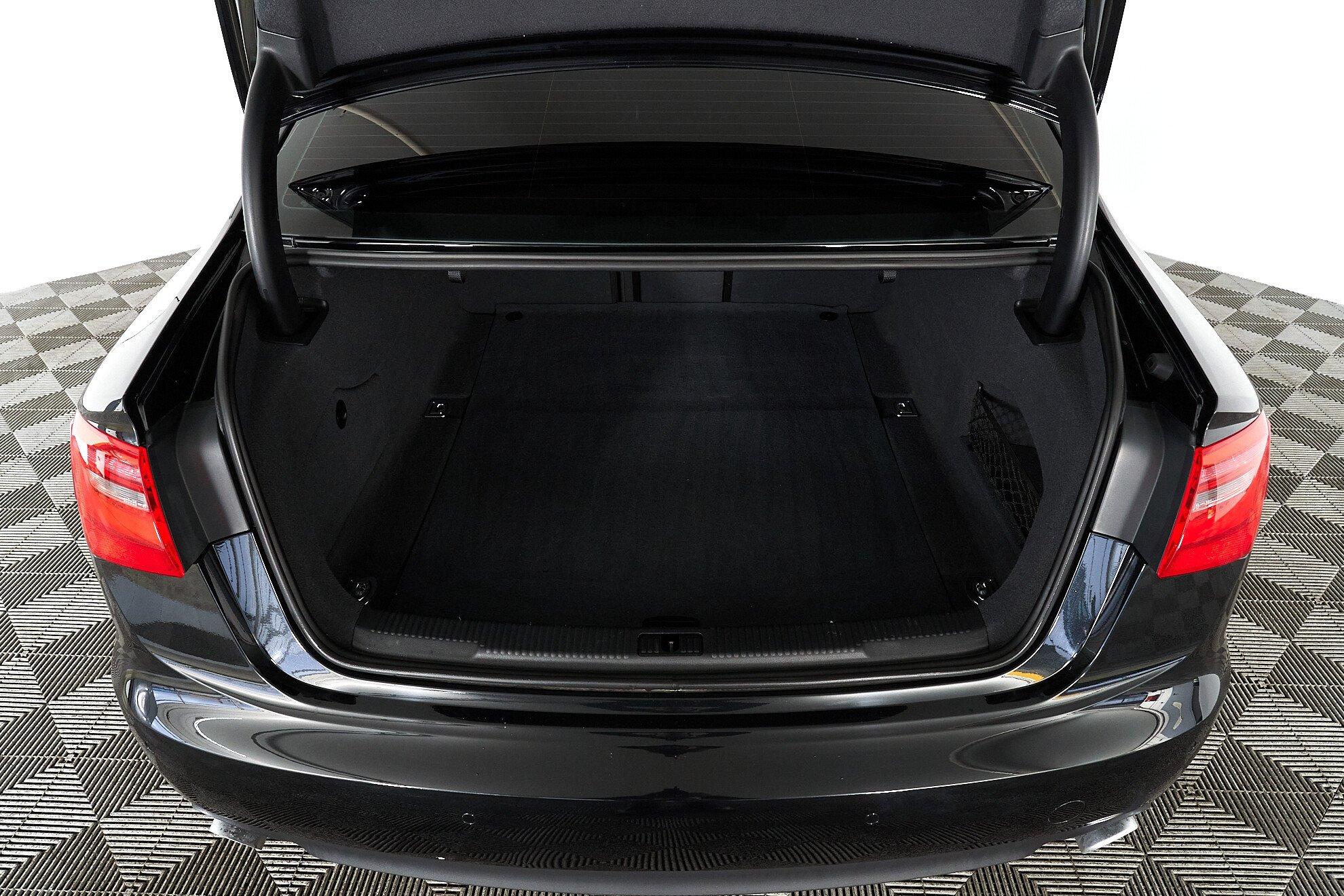 Audi A6 2013, черный