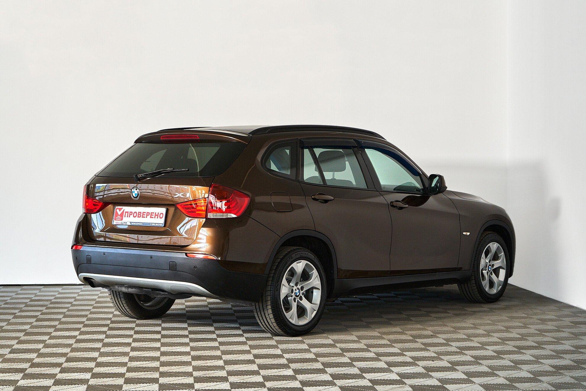 BMW X1 2013, коричневый