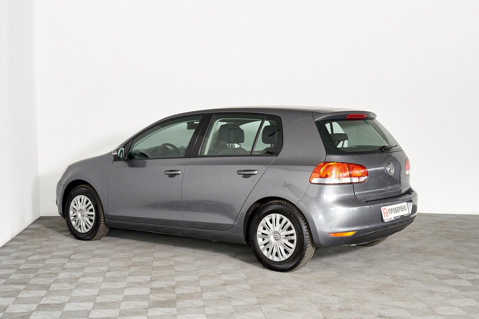 Volkswagen Golf 2012, серый