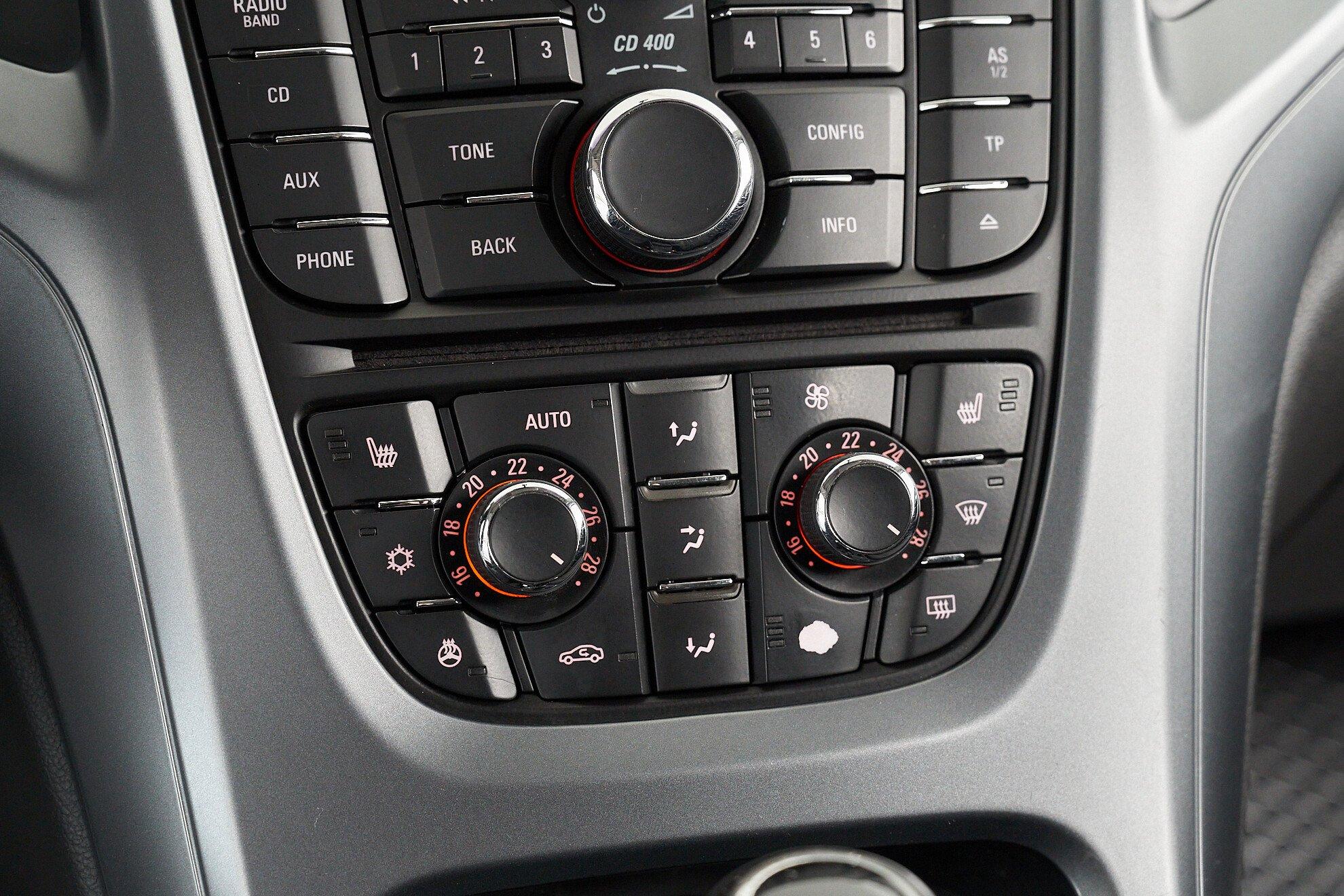 Opel Astra 2015, серый