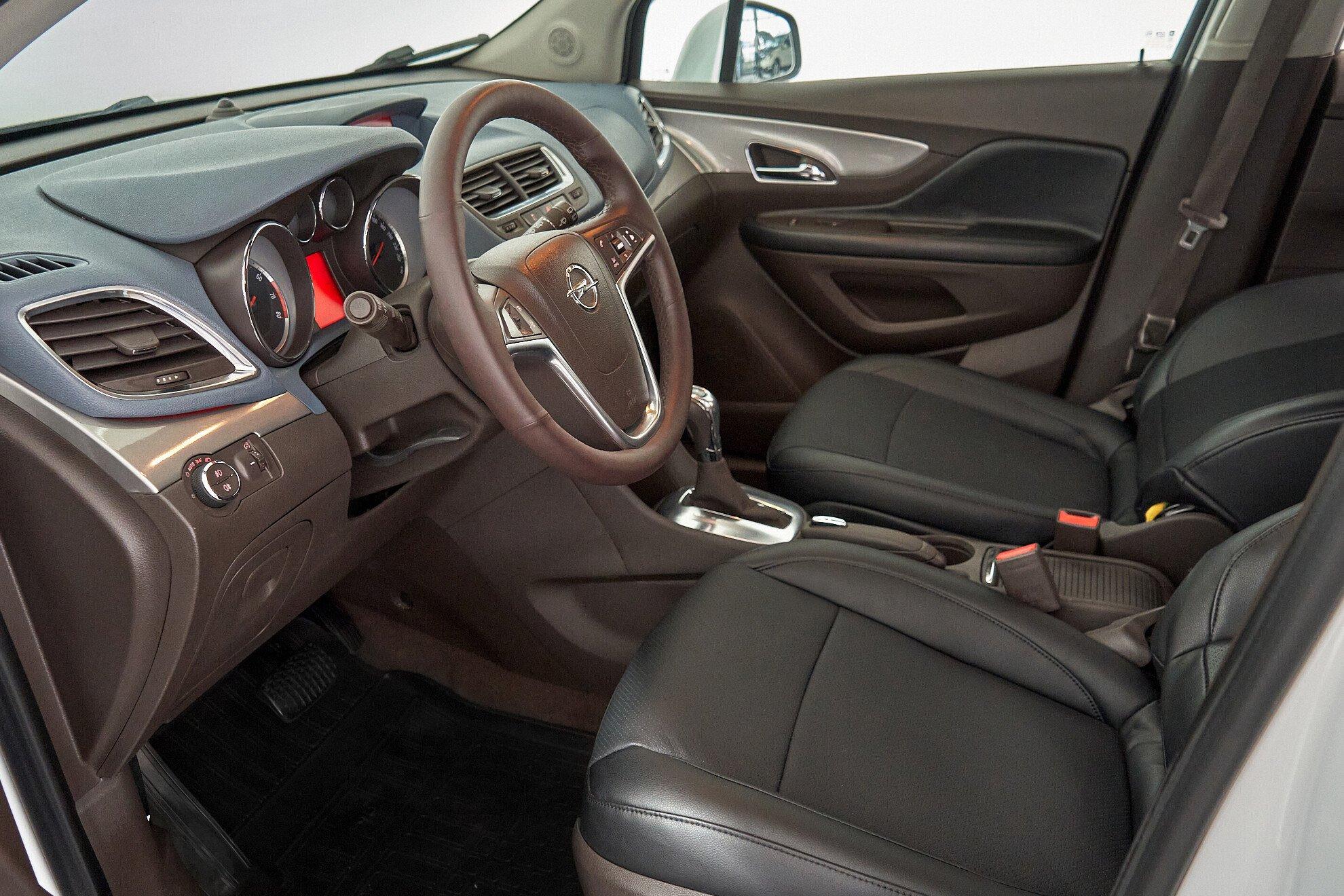 Opel Mokka 2013, белый
