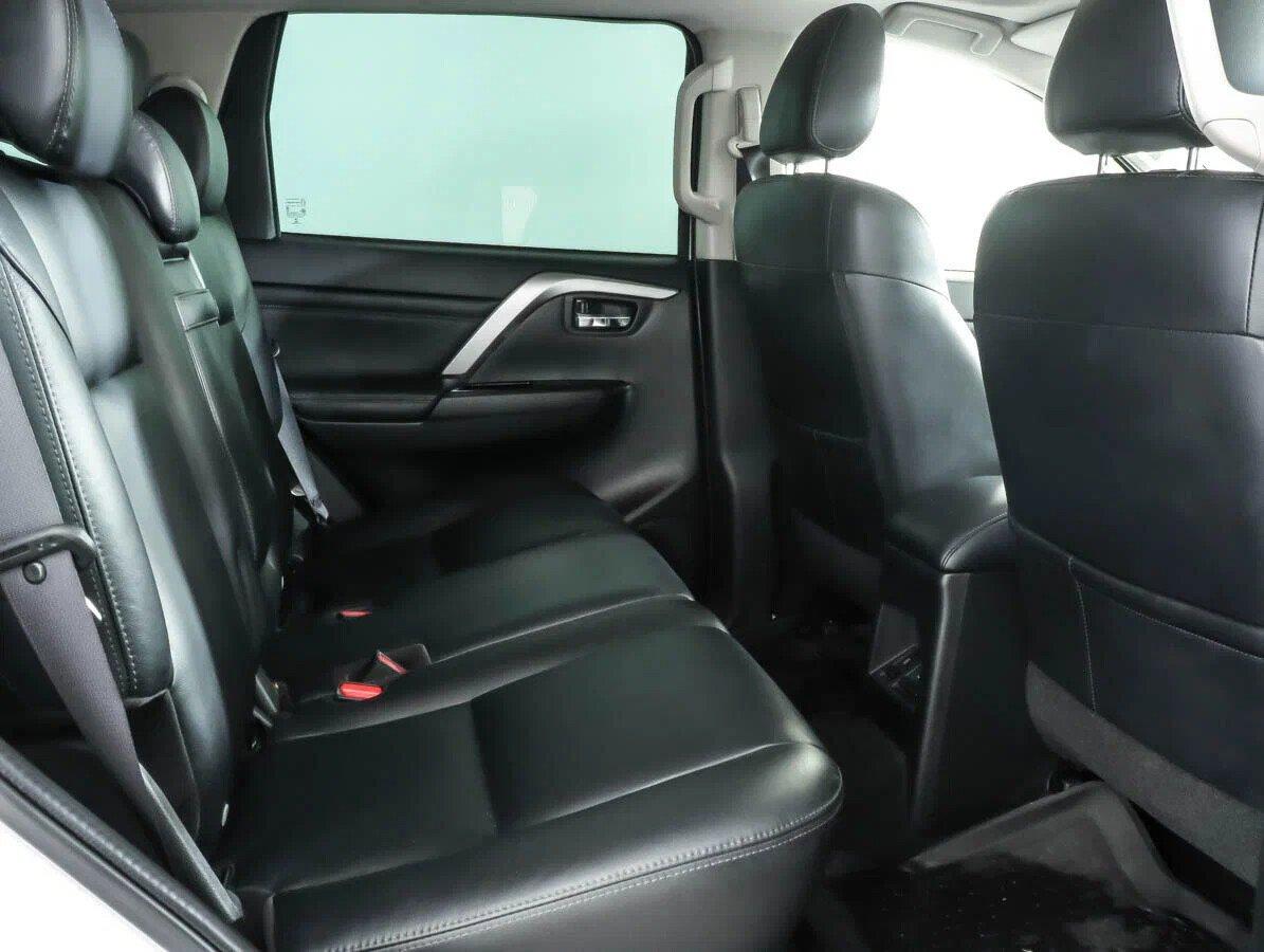 Mitsubishi Pajero Sport 2020, белый