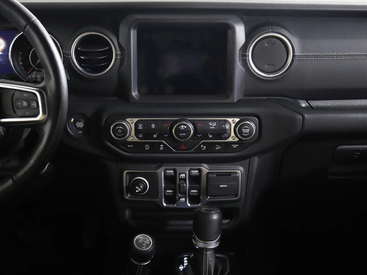 Jeep Wrangler 2021, серый
