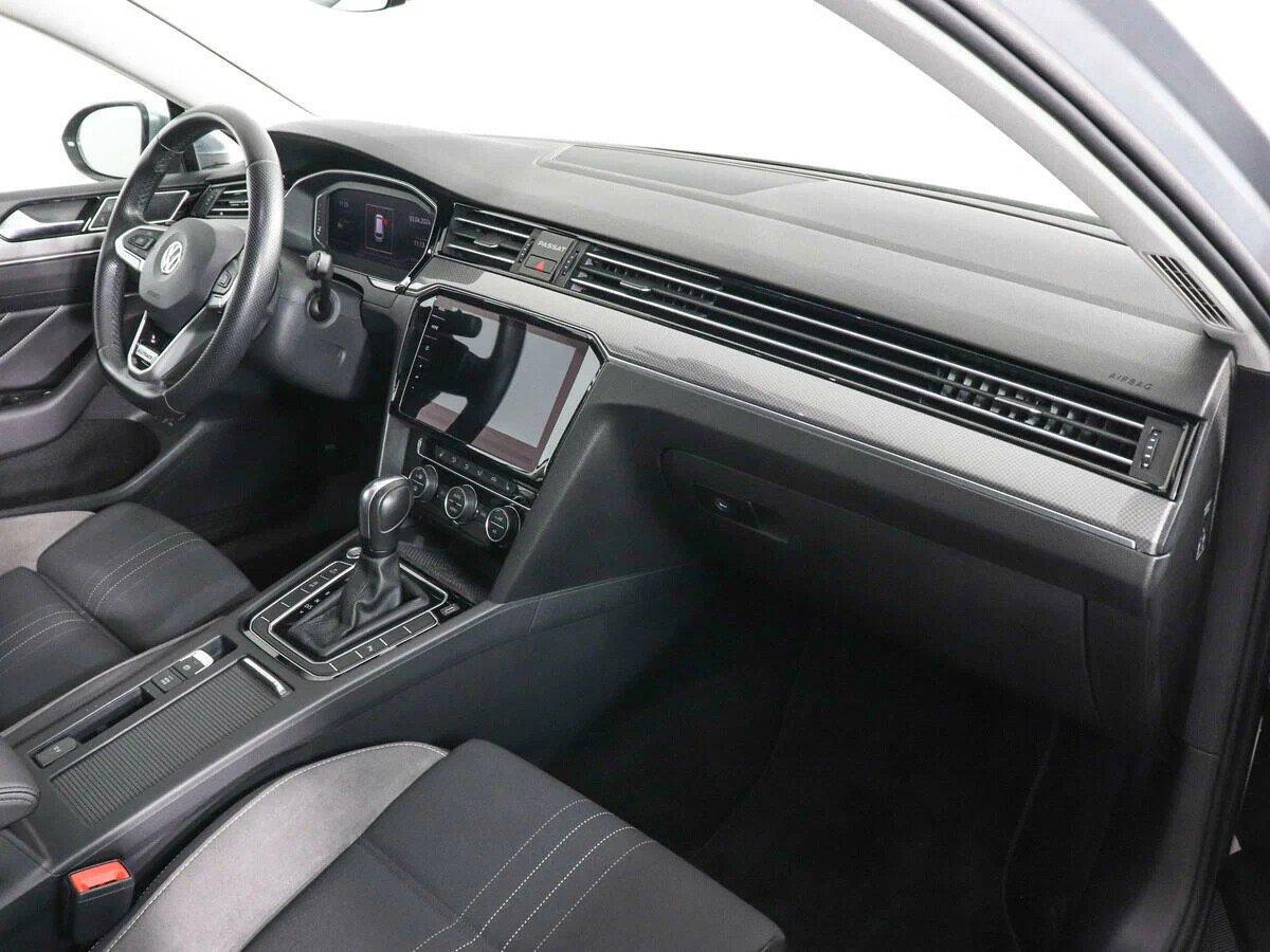 Volkswagen Passat 2019, серебряный