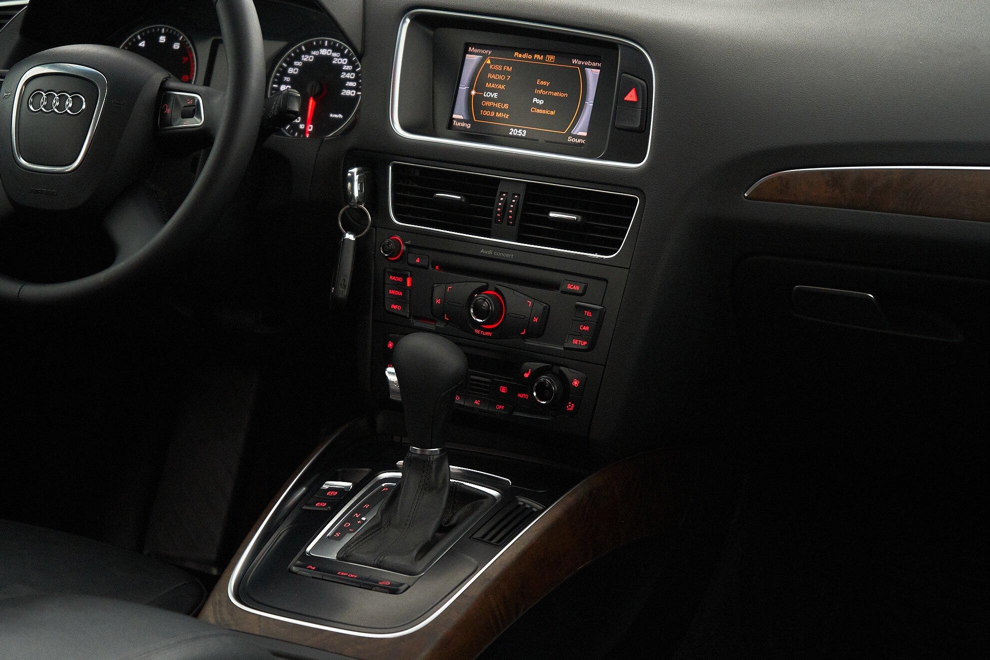 Audi Q5 2008, серый