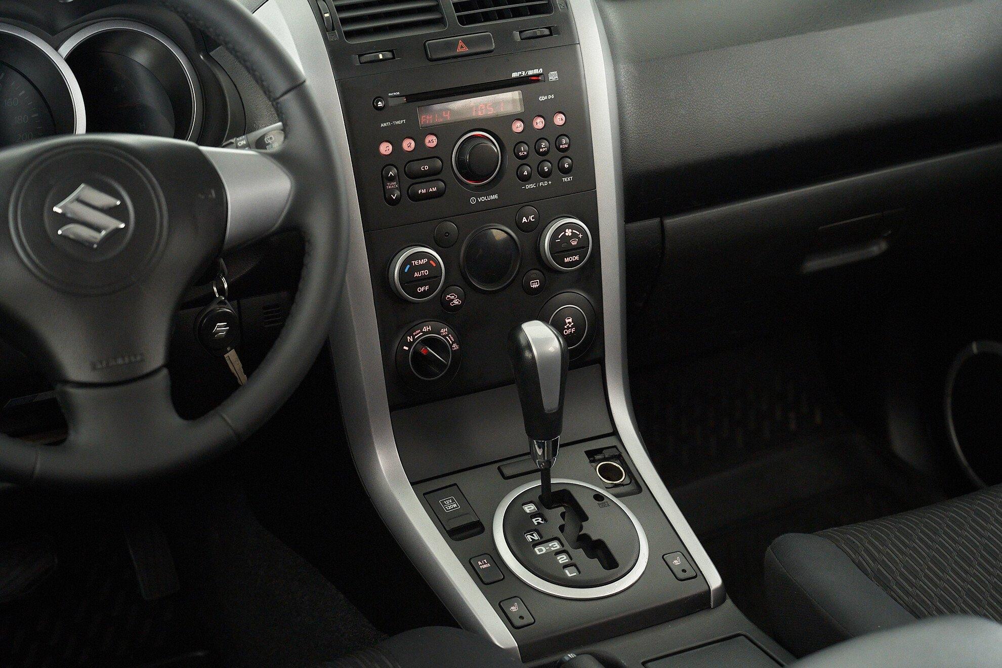 Suzuki Grand Vitara 2014, черный