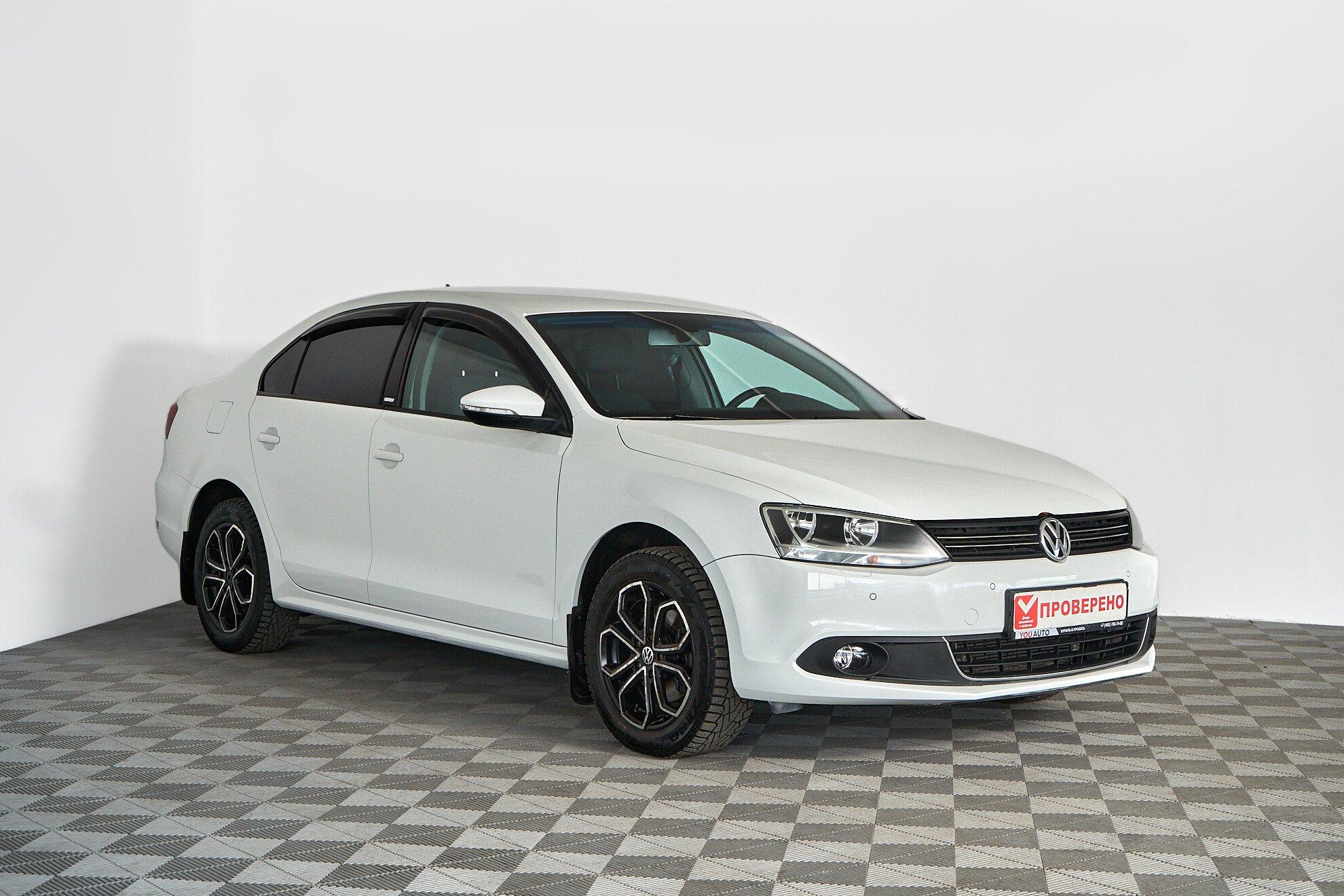 Volkswagen Jetta 2014, белый