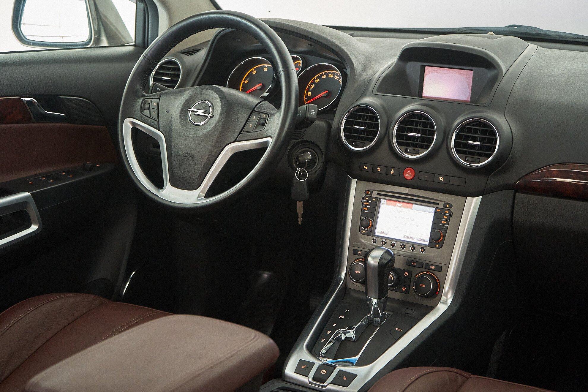 Opel Antara 2013, коричневый