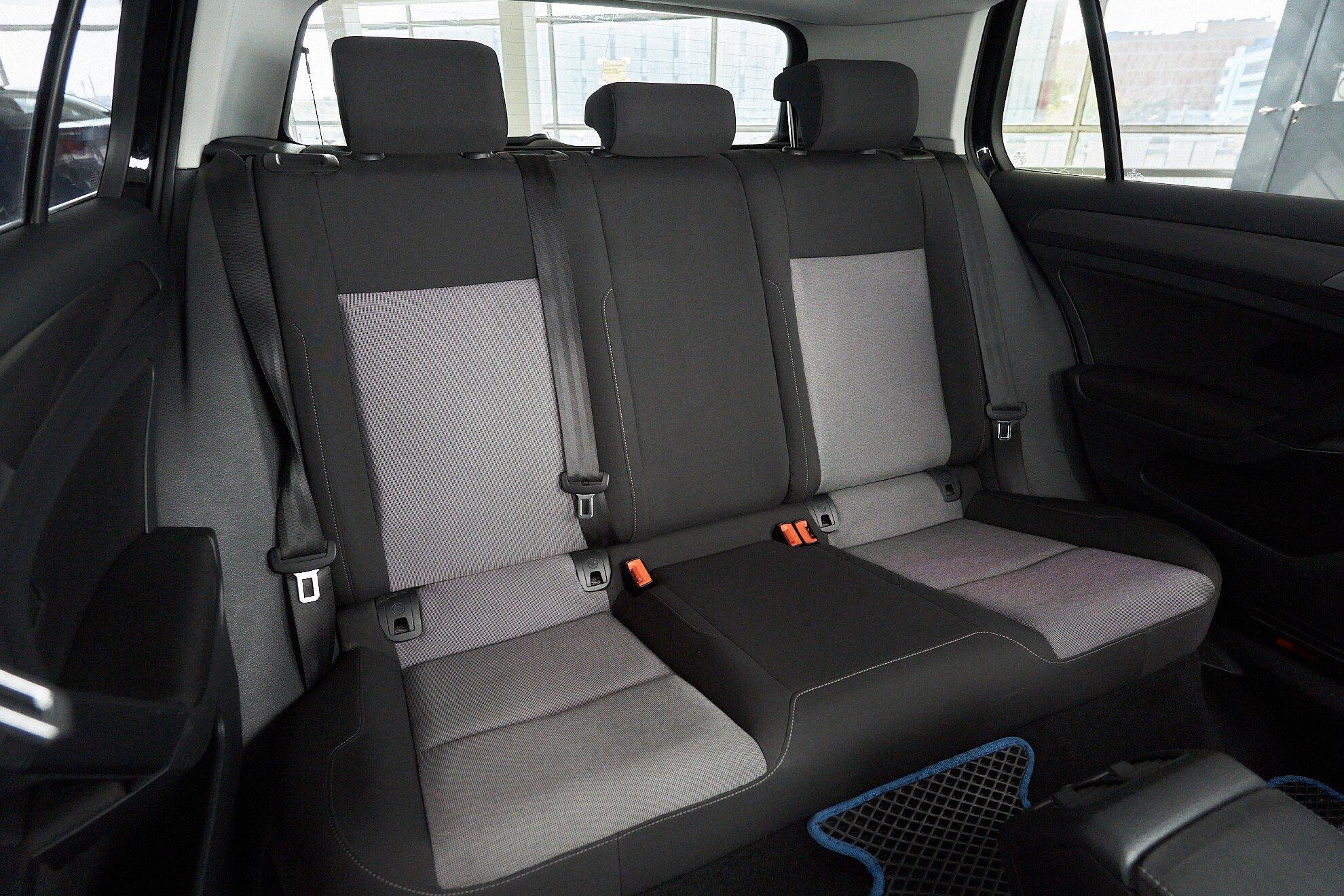 Volkswagen Golf 2013, черный