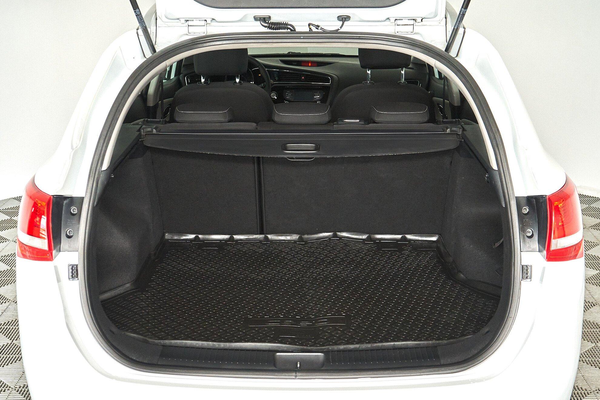 Kia Ceed 2016, белый