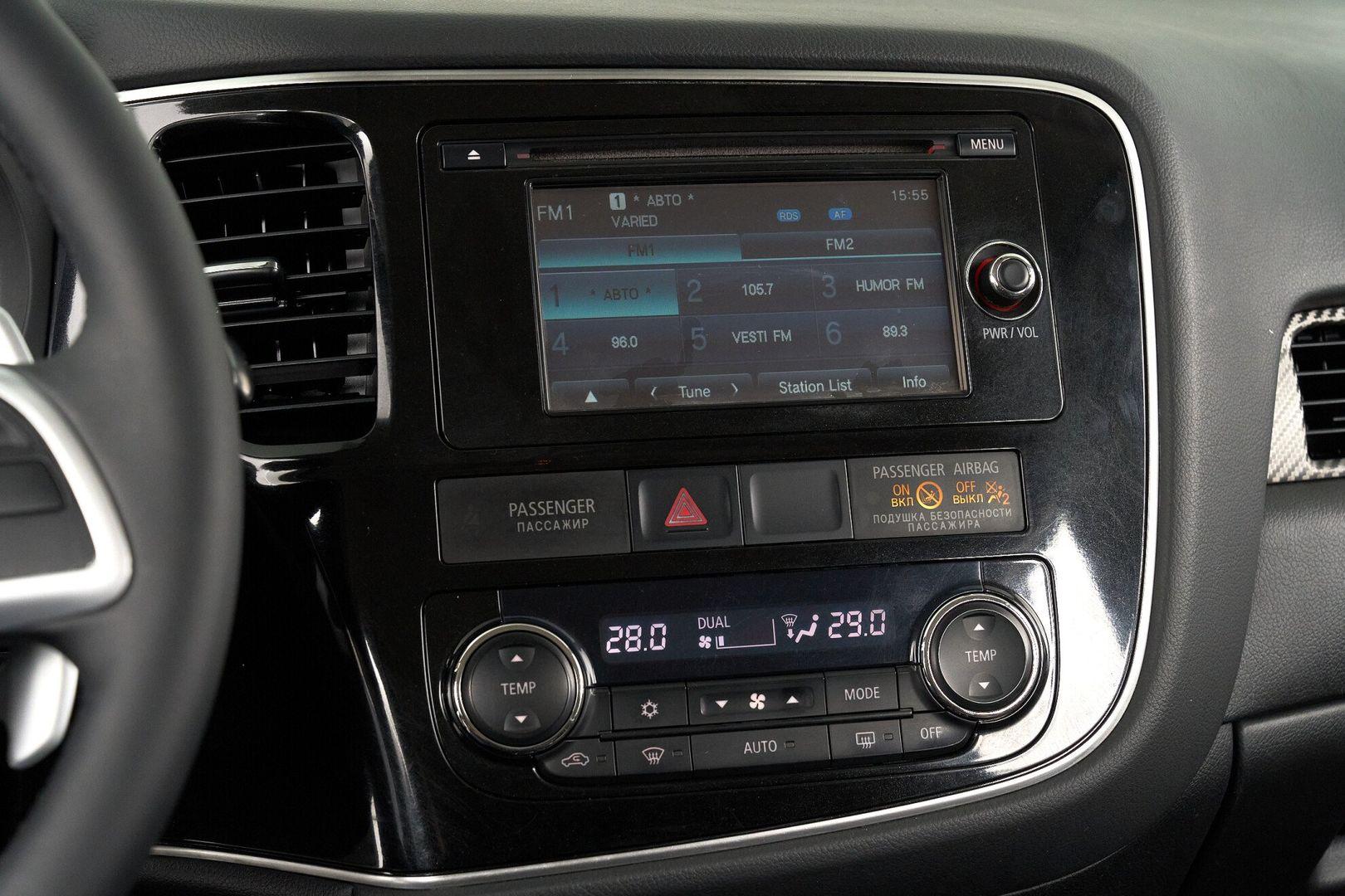 Mitsubishi Outlander 2014, черный