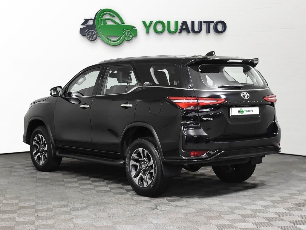 Toyota Fortuner 2021, черный