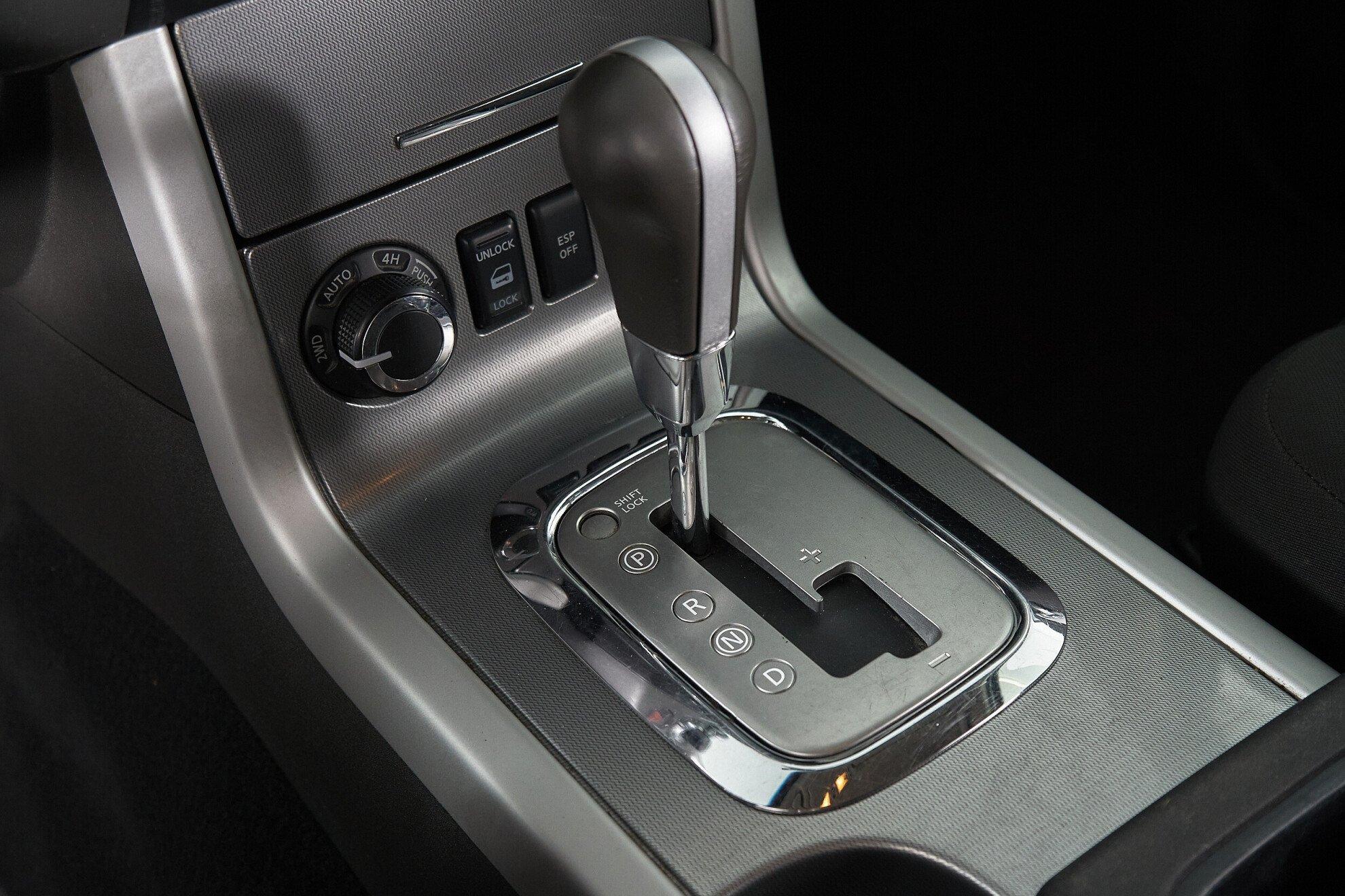 Nissan Pathfinder 2012, черный