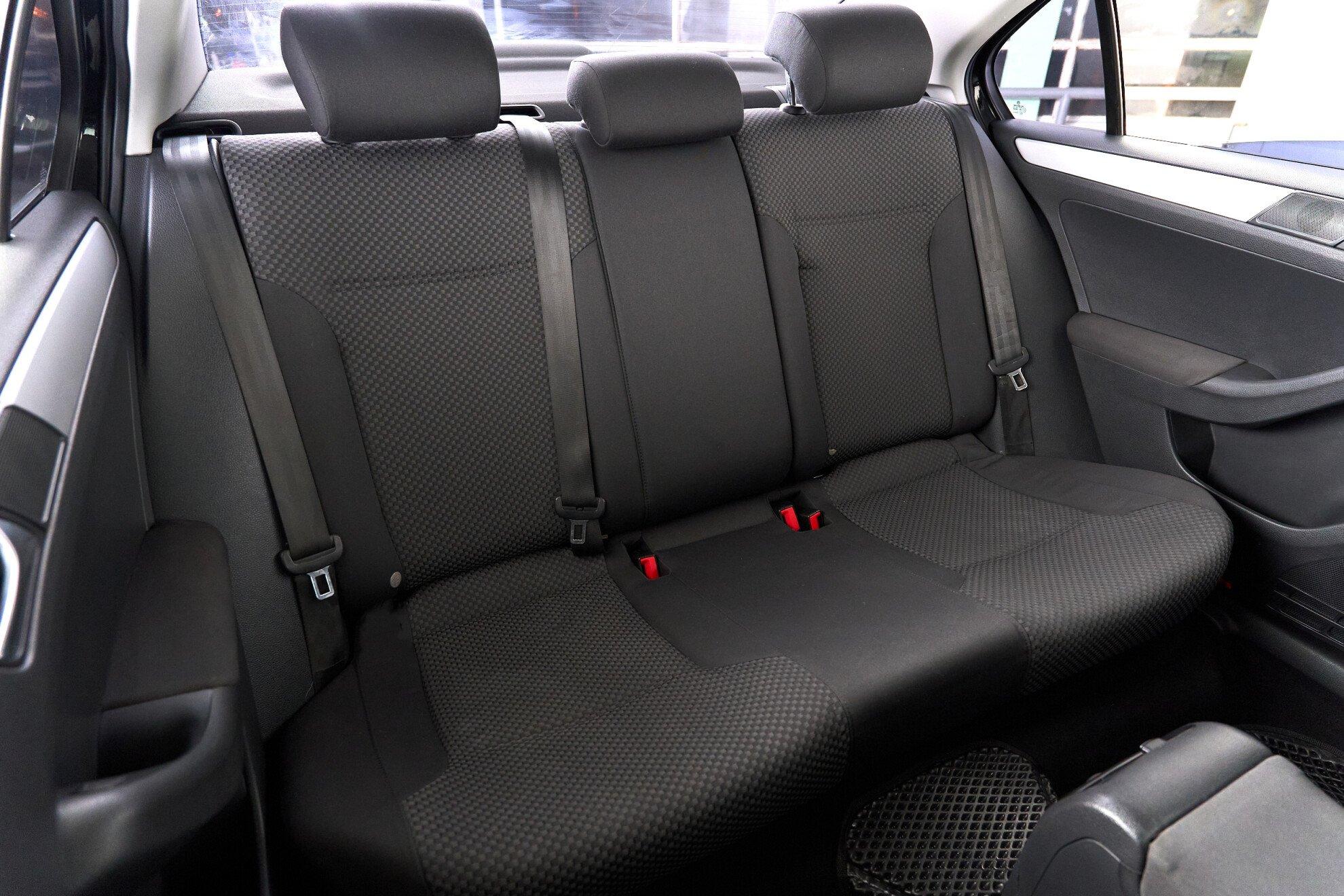 Volkswagen Jetta 2012, черный