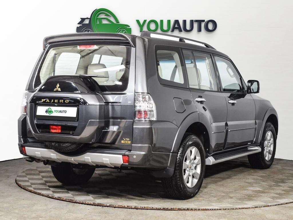 Mitsubishi Pajero 2021, серый