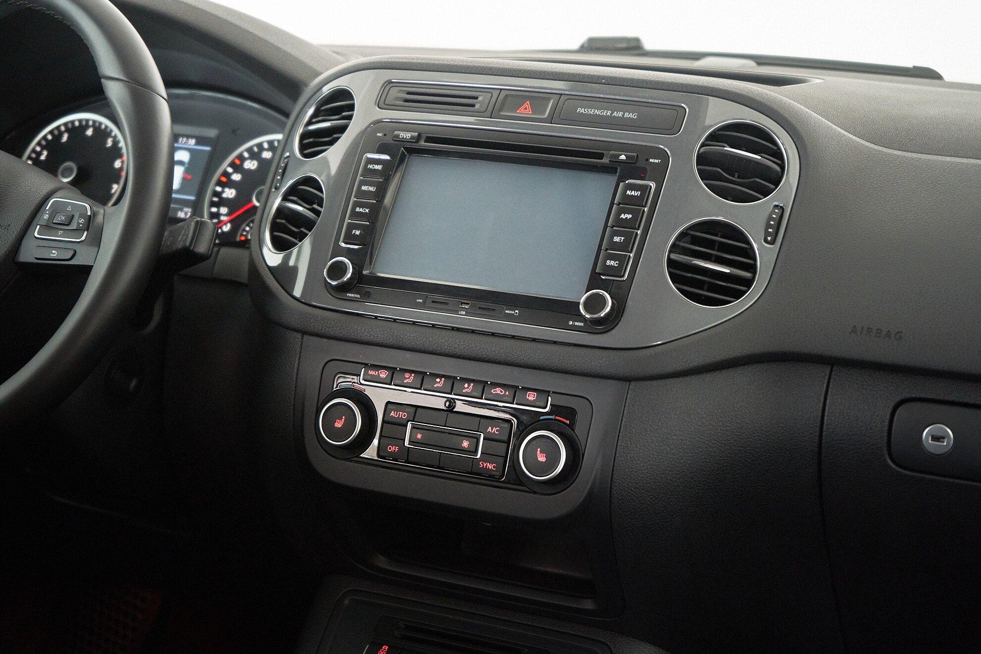 Volkswagen Tiguan 2013, черный