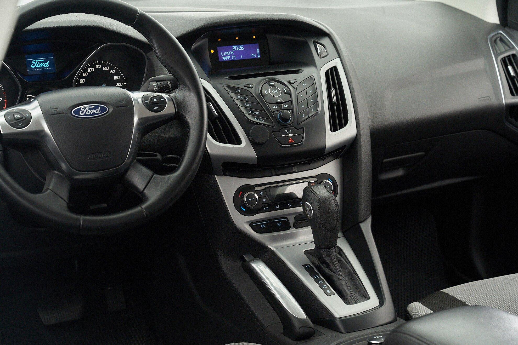 Ford Focus 2014, белый