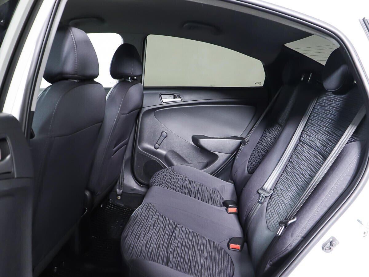 Hyundai Solaris 2016, белый