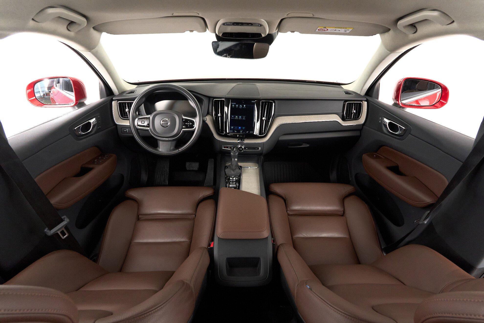 Volvo XC60 2019, красный