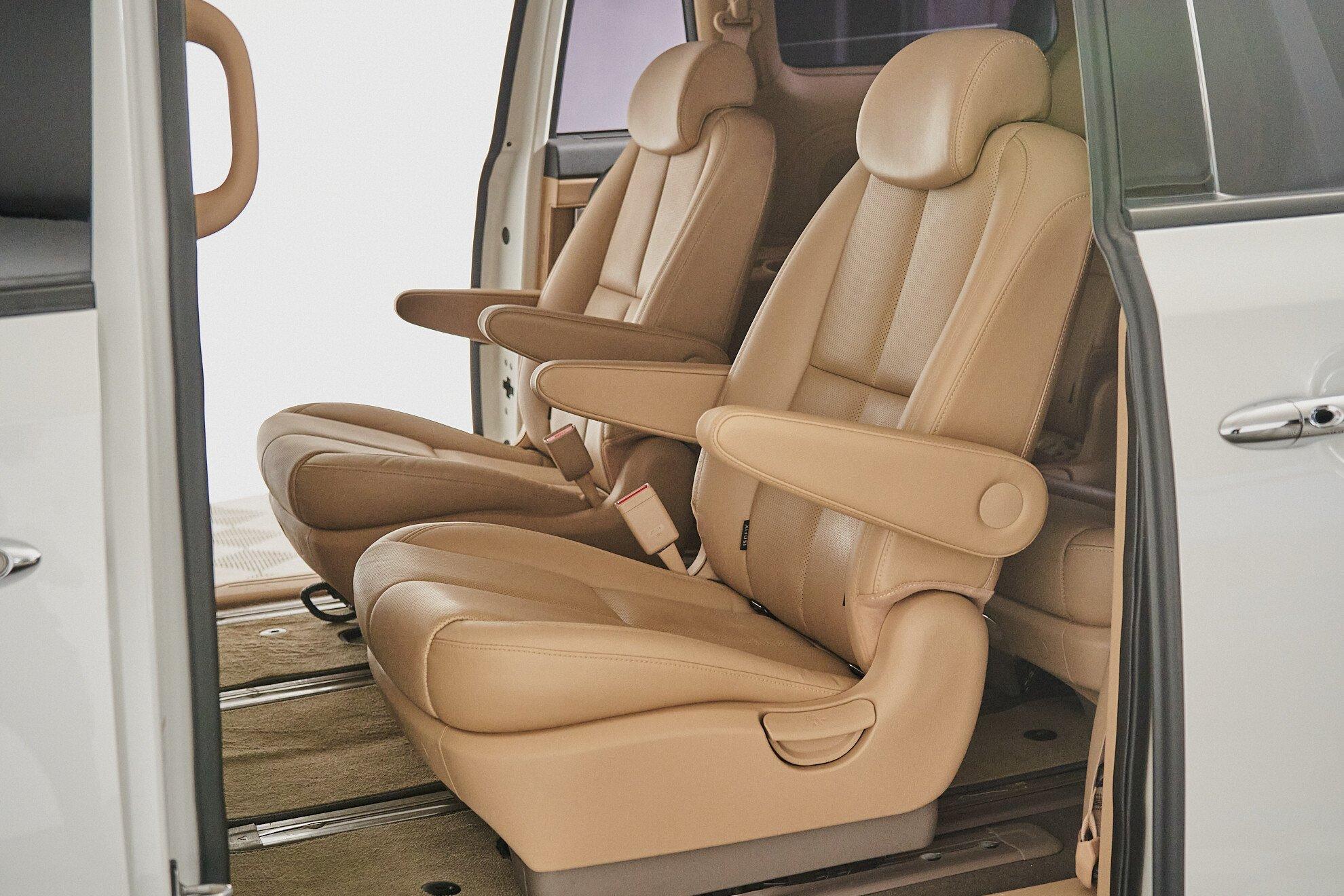 Kia Carnival 2020, белый