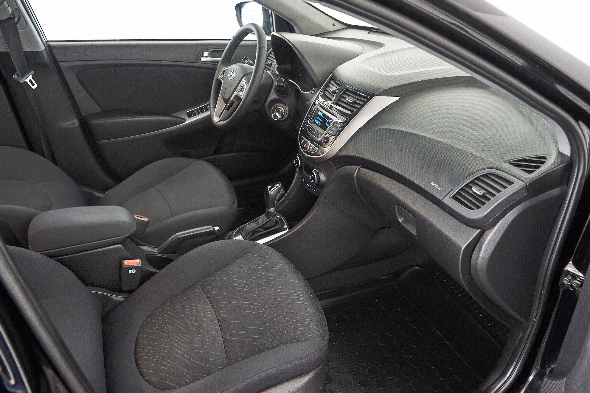 Hyundai Solaris 2014, черный