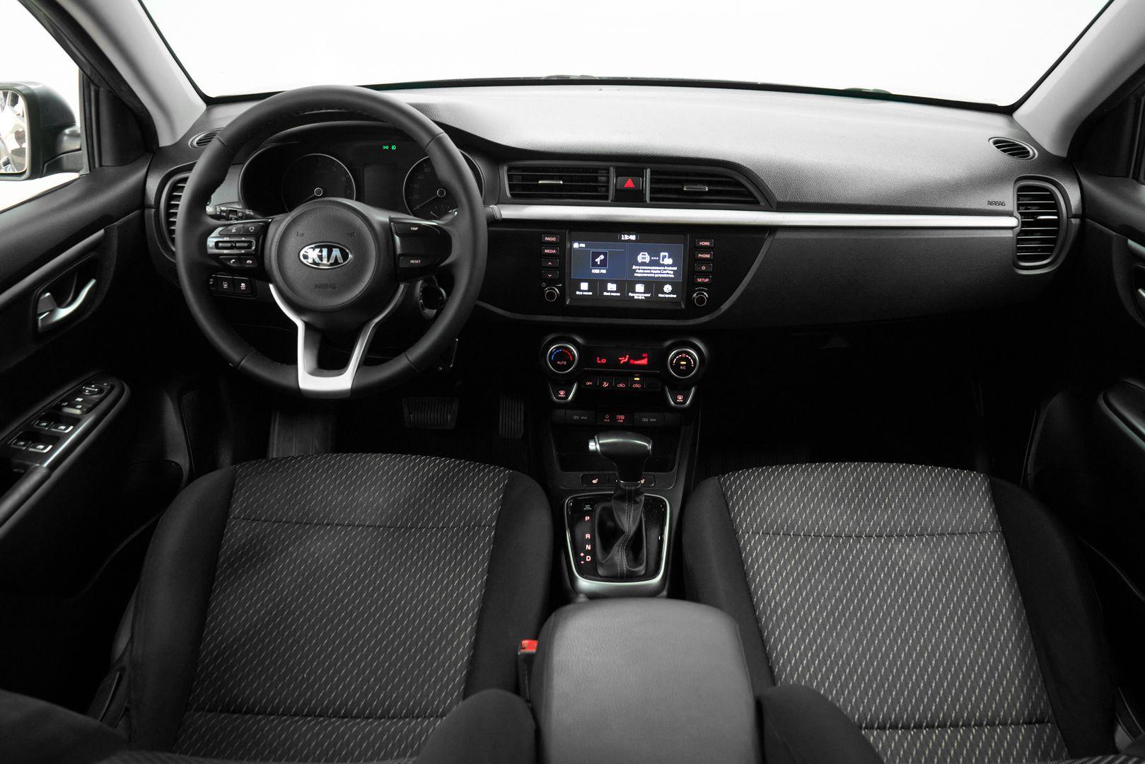 Kia Rio 2019, серый