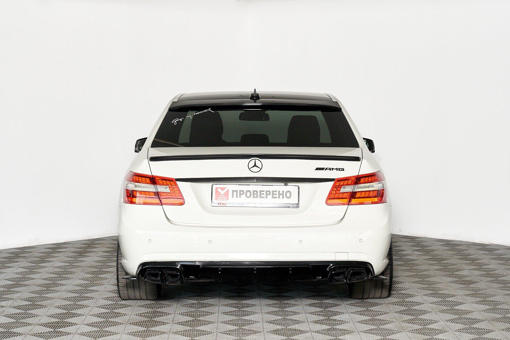 Mercedes-Benz E-Класс 2011, белый